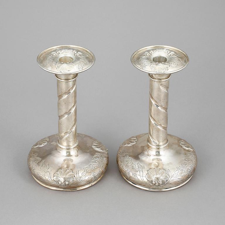 LJUSSTAKAR, ett par, sterling silver, Oscar L Olausson, Bransch, Stockholm, 1949.