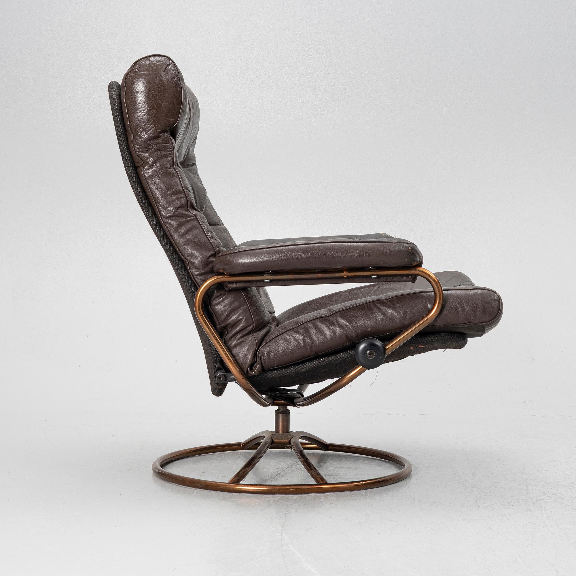 Armchairs, a pair, Stressless, Ekornes, later part of the 20th century.