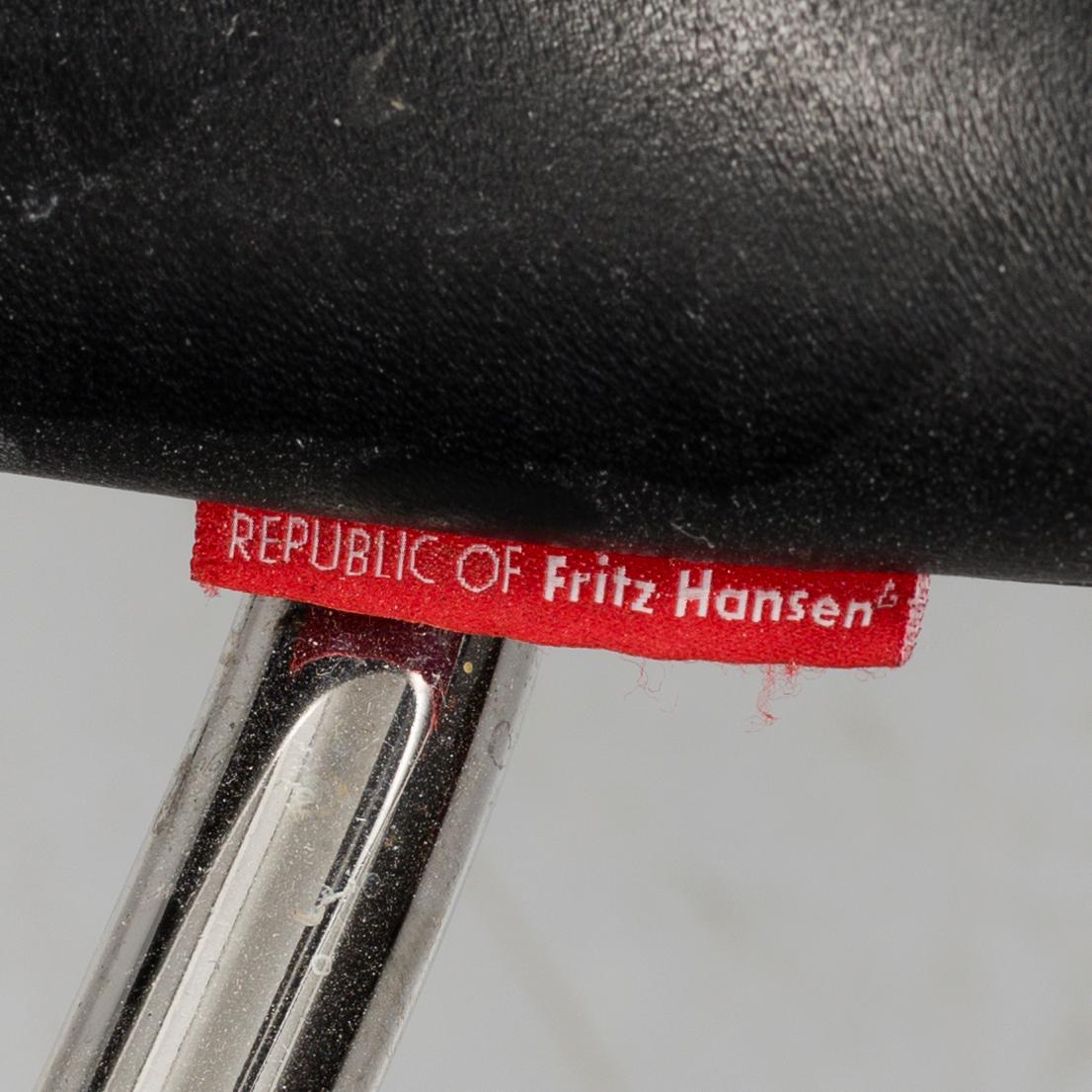 ARNE JACOBSEN, a set of 8 "Liljan/Måsen" armchairs for Fritz Hansen.