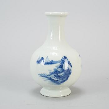A Chinee blue and white vase, 20th century.