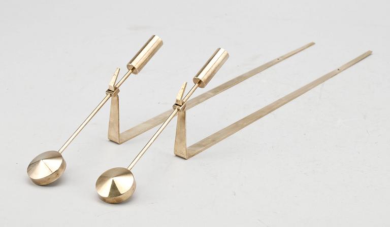 VÄGGLJUSSTAKAR, 2 st, mässing, Pierre Forsell, Skultuna, 1900-talets andra hälft.