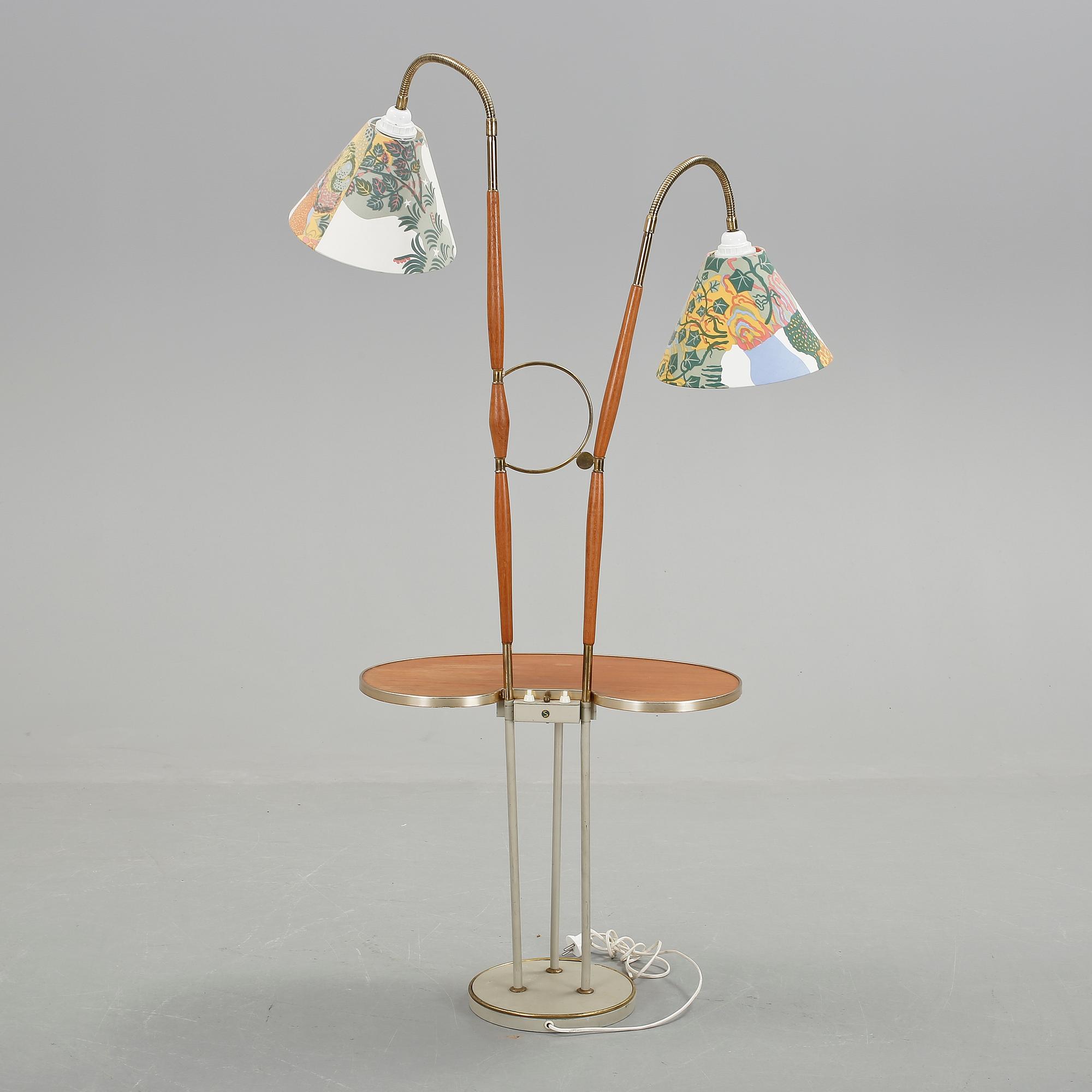 LAMPBORD, omkring 1900-talets mitt.