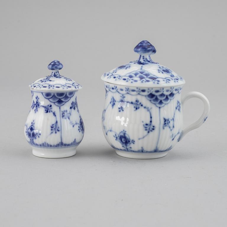 Royal Copenhagen, a porcelaine service, 'Musselmalet', Denmark. (63 pc).