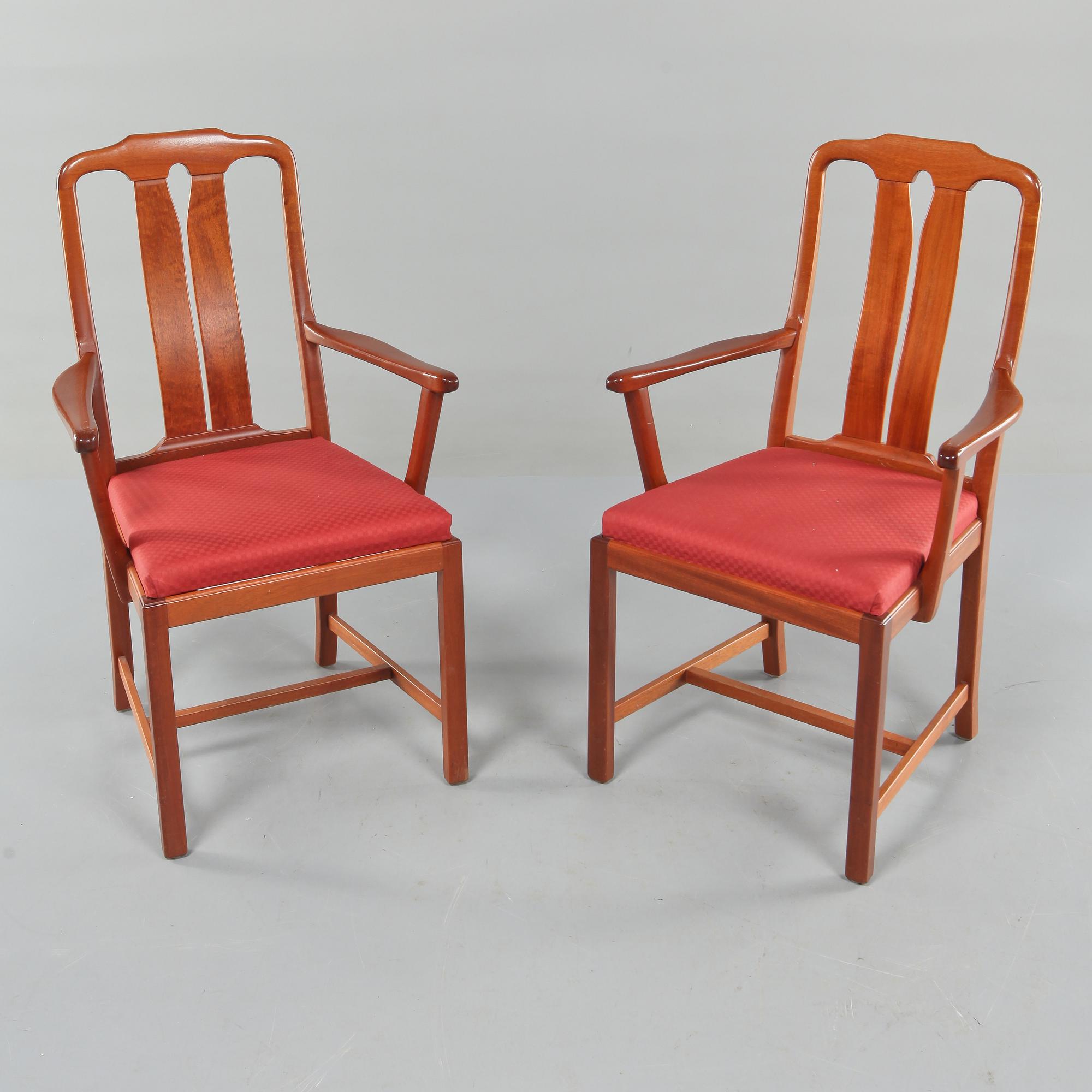 KARMSTOLAR, ett par, "Ambassadör", Carl Malmsten, Rydéns Interiör, tillverkade 1985.