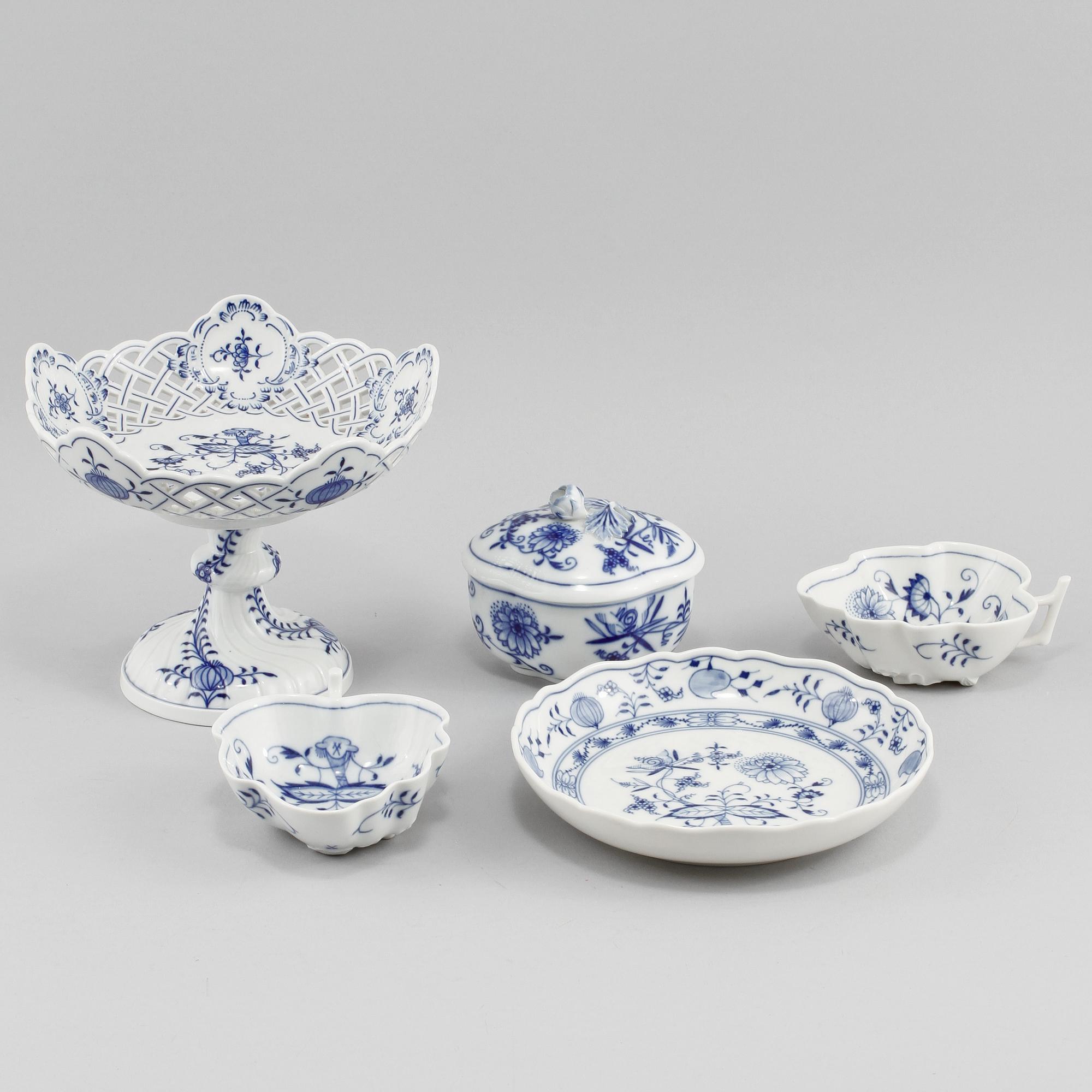 SERVISDELAR, 5 st, "Lökmönstret", Meissen, 1900-talets andra hälft.