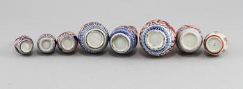 MINIATYRVASER, 8 st, porslin, Japan. 1800/1900-tal.