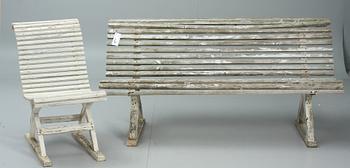 TRÄGÅRDSSOFFA MED STOL, trä. 1900-talets början.