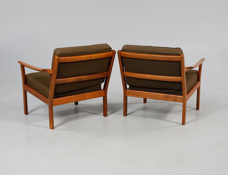 FÅTÖLJER, ett par, 1960-tal.