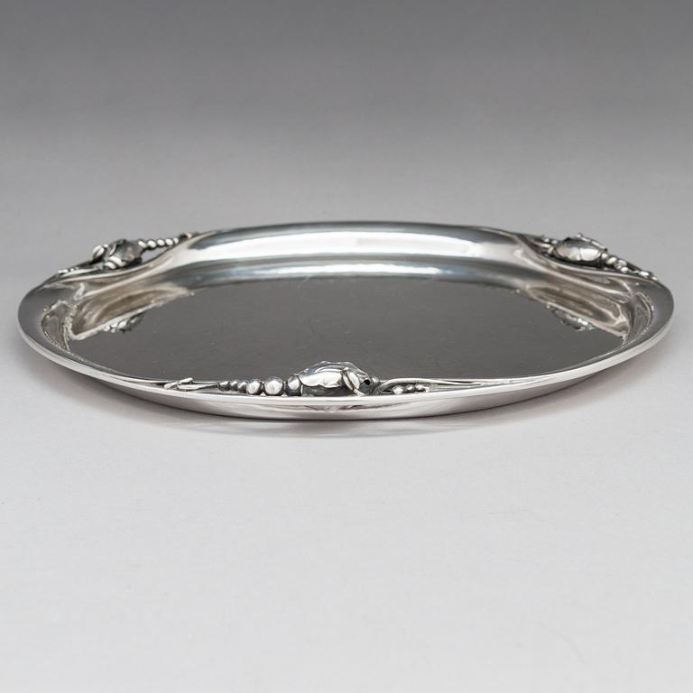Georg Jensen, Bricka, "Magnolia/Blossom", sterlingsilver, design nr 2Y. Köpenhamn, 1900-talets mitt.