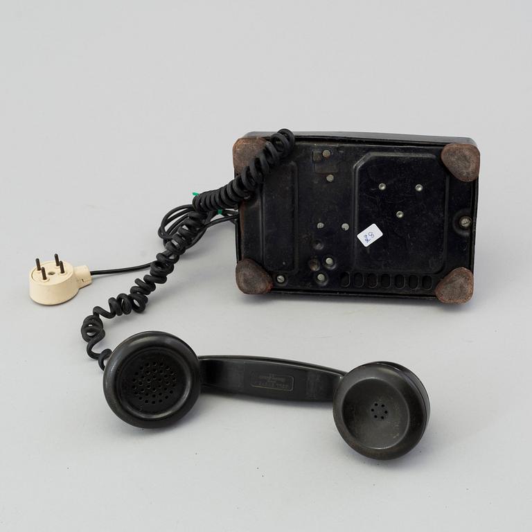 A 'model 302' telephone by Henry Dreyfuss, Bell USA 1937.