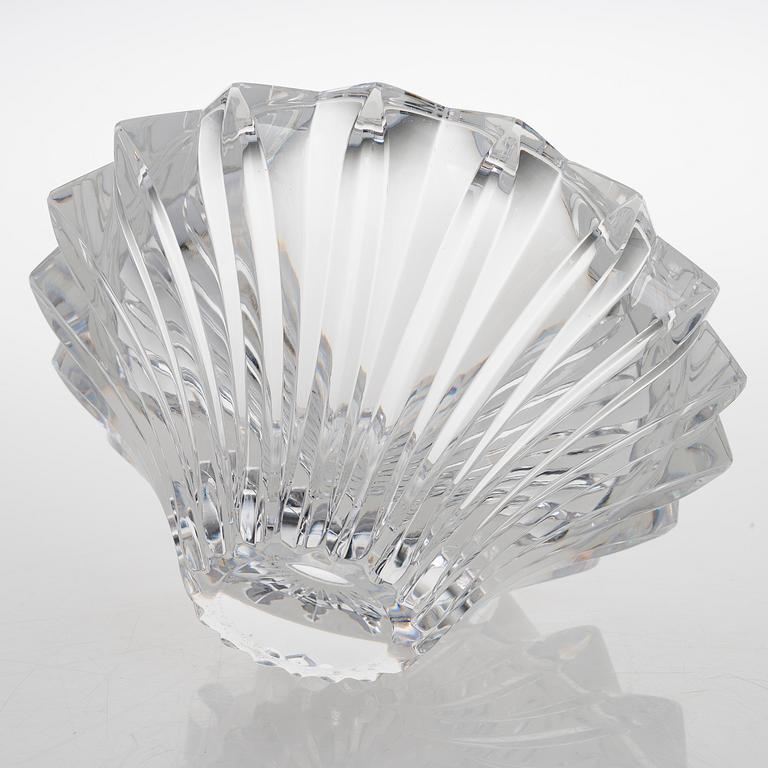 AIMO OKKOLIN, A Glass Bowl, 'Terälehdet' (Petals), signed Aimo Okkolin Riihimäen Lasi Oy.