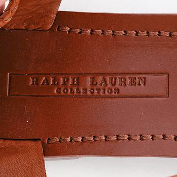 RALPH LAUREN, a pair of brown leather sandals. Size 39.