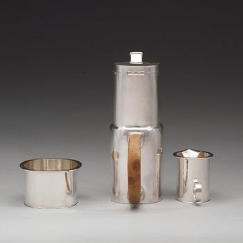 Sigurd Persson, a set of sterling coffeepot (1976), sugar and creamer (1987), Stockholm.