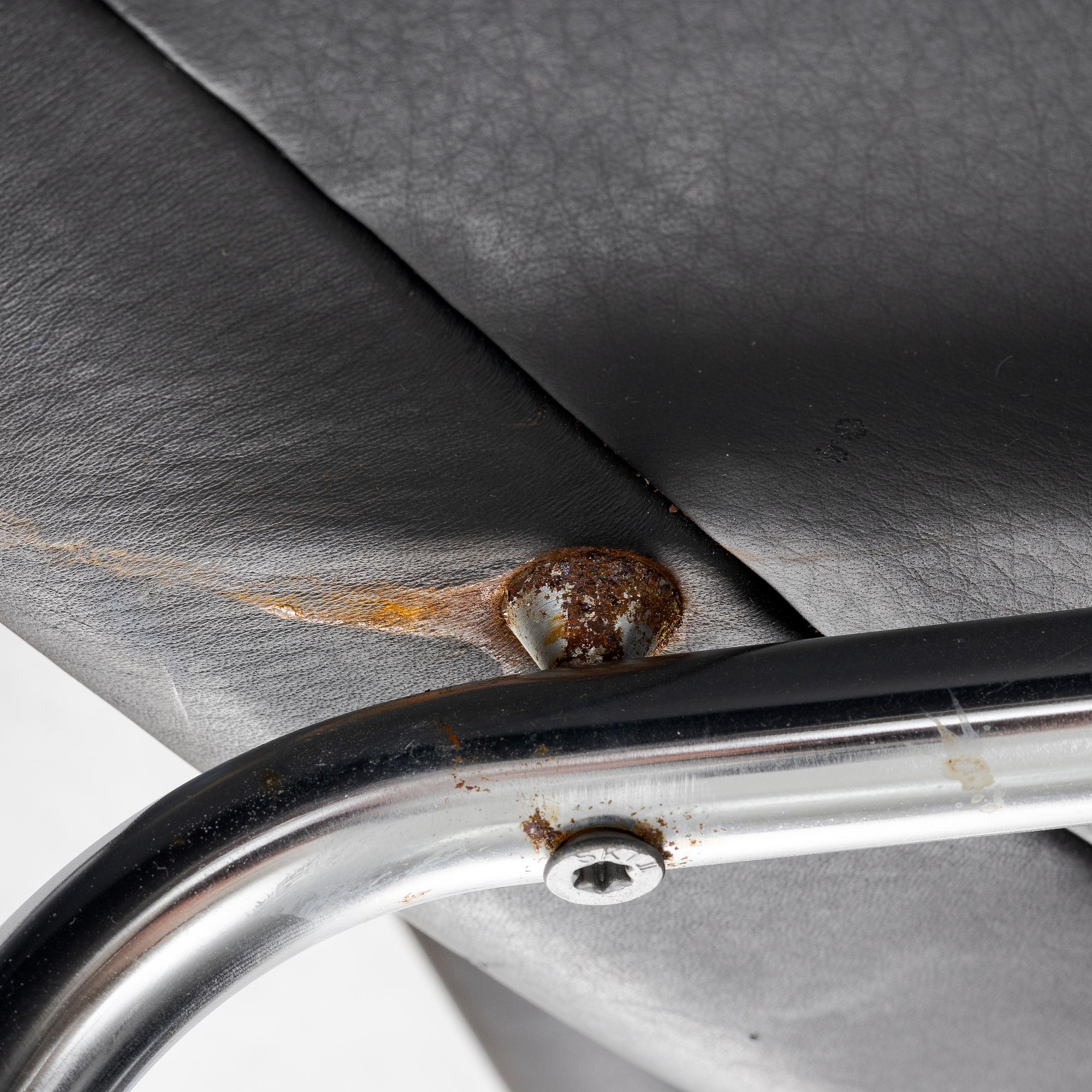 Hans J. Wegner, fåtölj med fotpall, "Ox Chair", EJ-100, Erik Jørgensen Møbelfabrik A/S, Svendborg, Danmark.