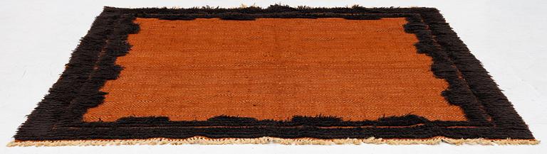 Matta, slätväv ryarelief, ca 200 x 190 cm.