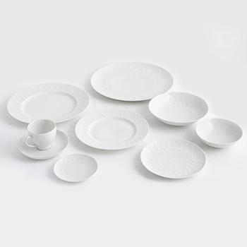 Björn Wiinblad, a 72-piece porcelain dinner service, "Lotus", Rosenthal, Germany.