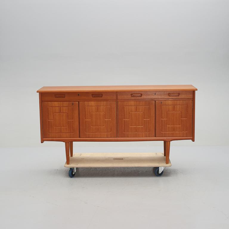 SIDEBOARD, Bröderna Sörheim, Nestum, Norge, 1900-talets andra hälft.