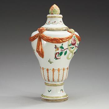 A famille rose jar with cover, Qing dynasty, Qianlong (1736-95).