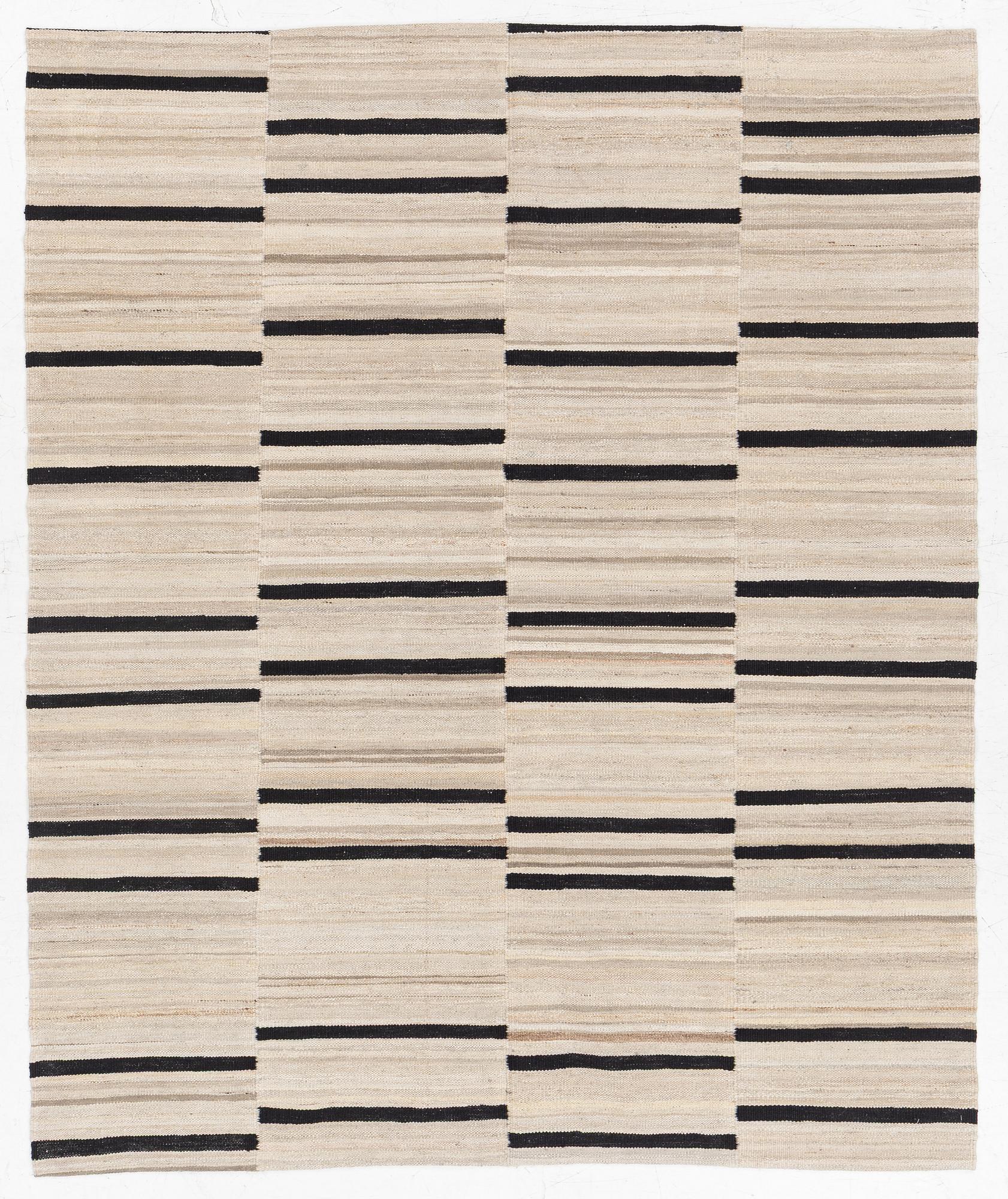 A Kelim rug, c. 195 x 162 cm.