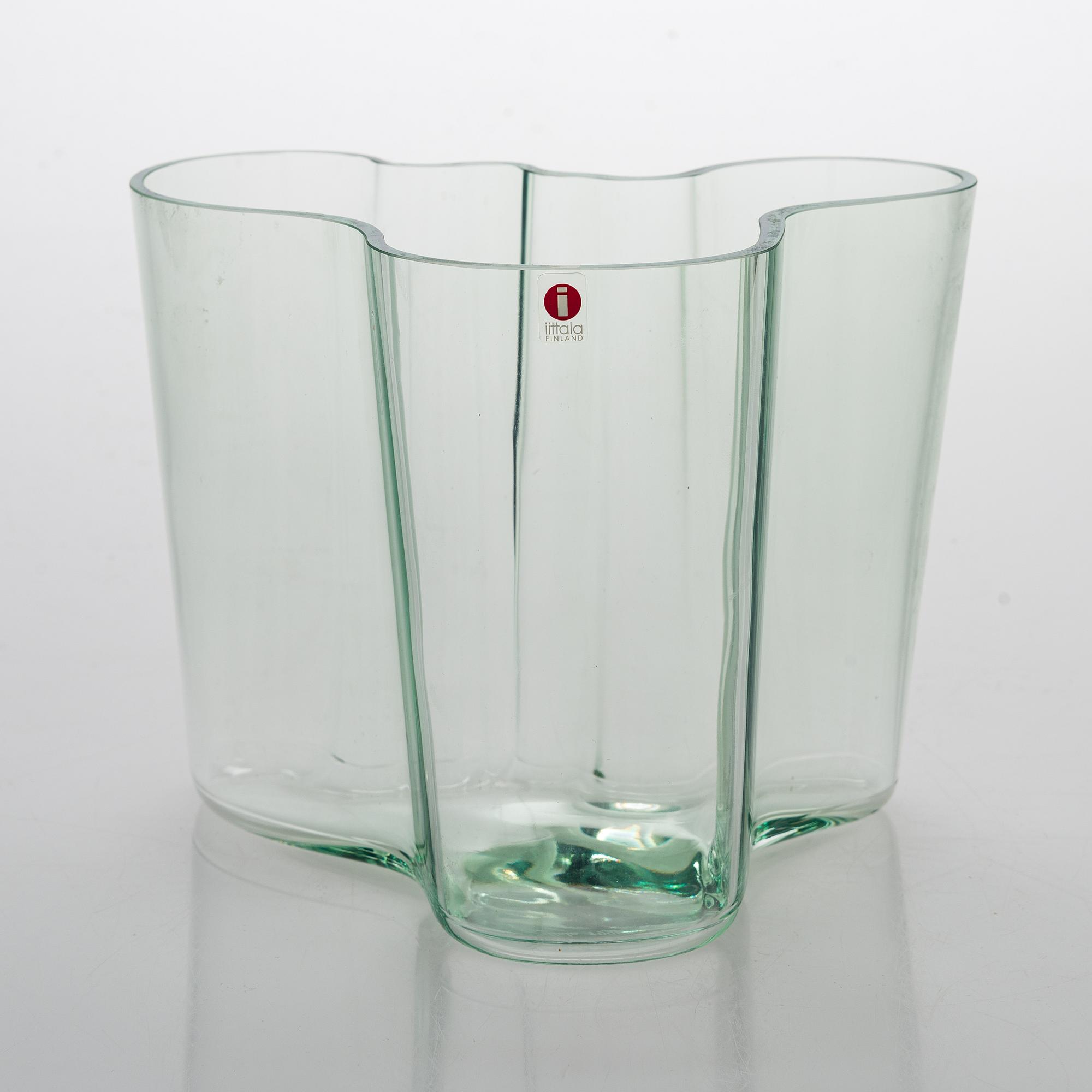 Alvar Aalto, maljakko, 3030, lasia, "Savoy", merkitty "Alvar Aalto 100 Iittala 1998".