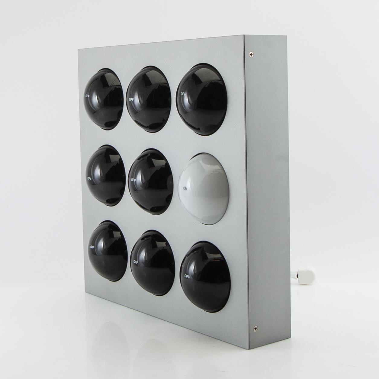 Paul Talman, vägglampa, Fifty Fifty ("ON/OFF"), 1990-tal.