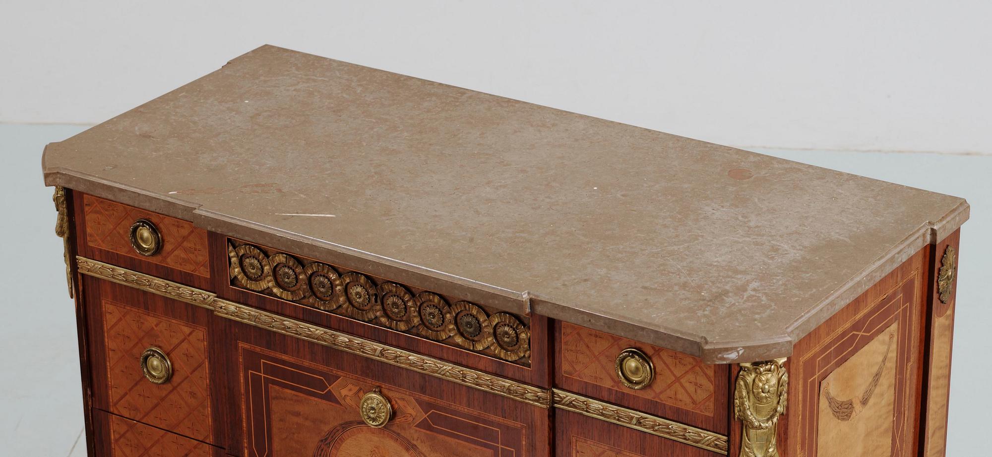 BYRÅ, gustaviansk stil, 1900-talets första hälft.