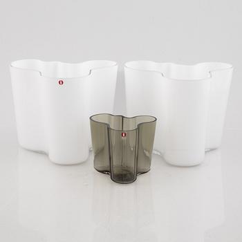 Alvar Aalto, vaser, 3 st, glas, "Savoy", Iittala, Finland.