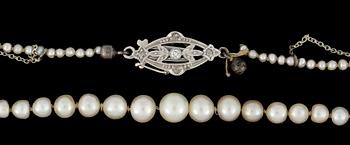 COLLIER, troligen orientaliska pärlor lås i 18k vitguld med diamanter.