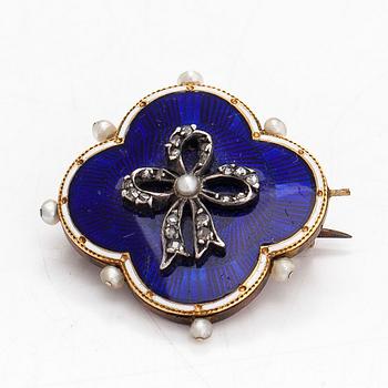 Brosch, 9K guld, emalj, odlade pärlor och rosenslipade diamanter.