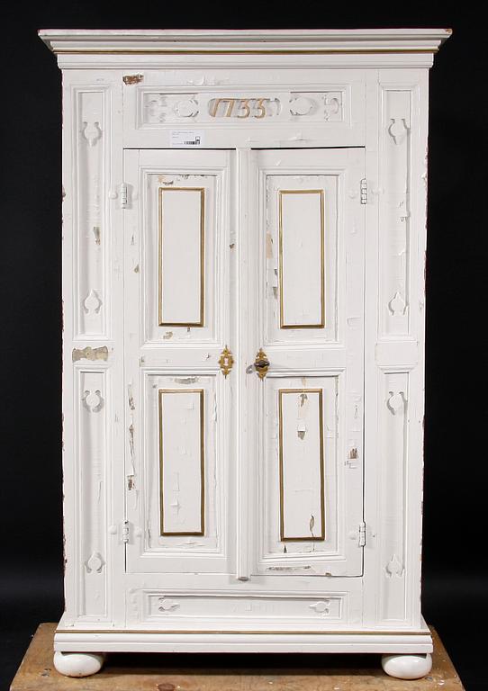 SKÅP. Barockstil, 1800-tal. Märkt 1733.