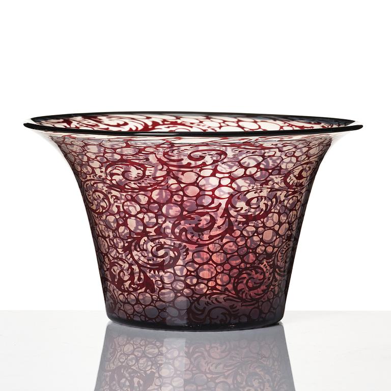 Simon Gate, a 'graal' glass bowl, Orrefors, Sweden 1920, no 952.
