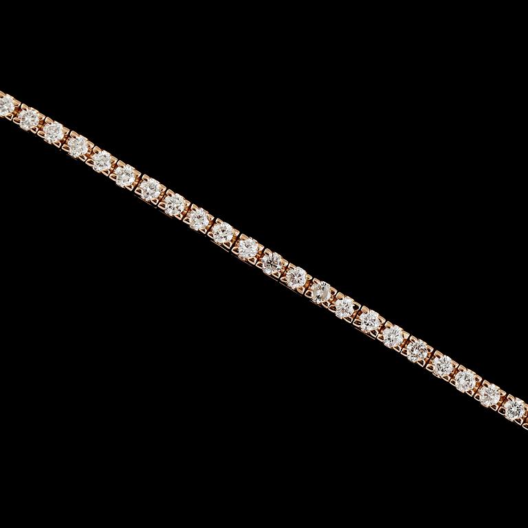 ARMBAND, 18K roséguld, briljantslipade diamanter tot ca 2.17 ct. Vikt ca 7 g.