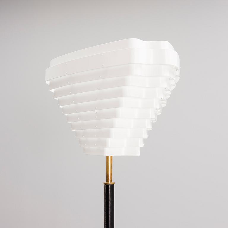 ALVAR AALTO, A FLOOR LAMP, A 805. "Angel's Wing". Manufactured by Valastustyö. Designed in 1954.