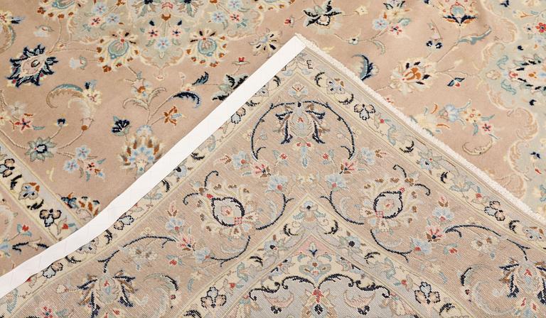 A Keshan carpet, approx. 290 x 198 cm.