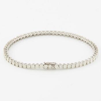Tennis bracelet 18K white gold with brilliant-cut diamonds.