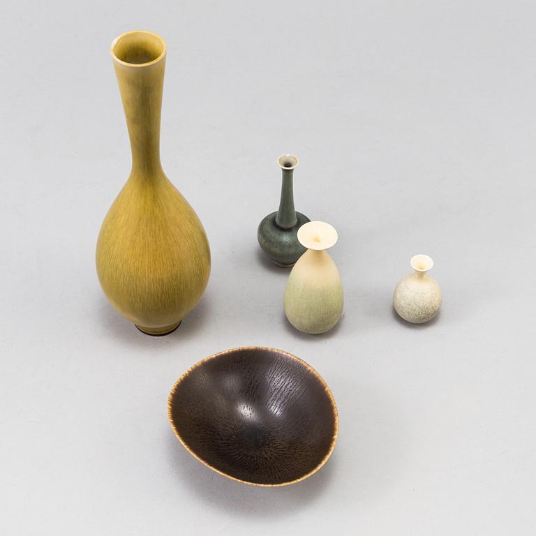 Berndt Friberg, Elsa Söderberg and John Andersson, 5 stoneware vessels.