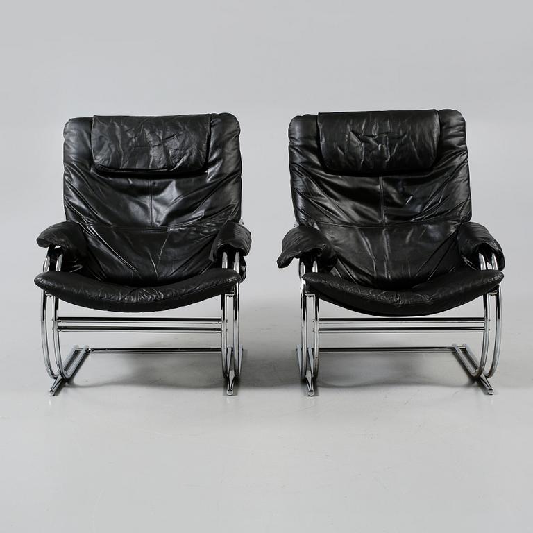 FÅTÖLJER, ett par, 1900-talets andra hälft.