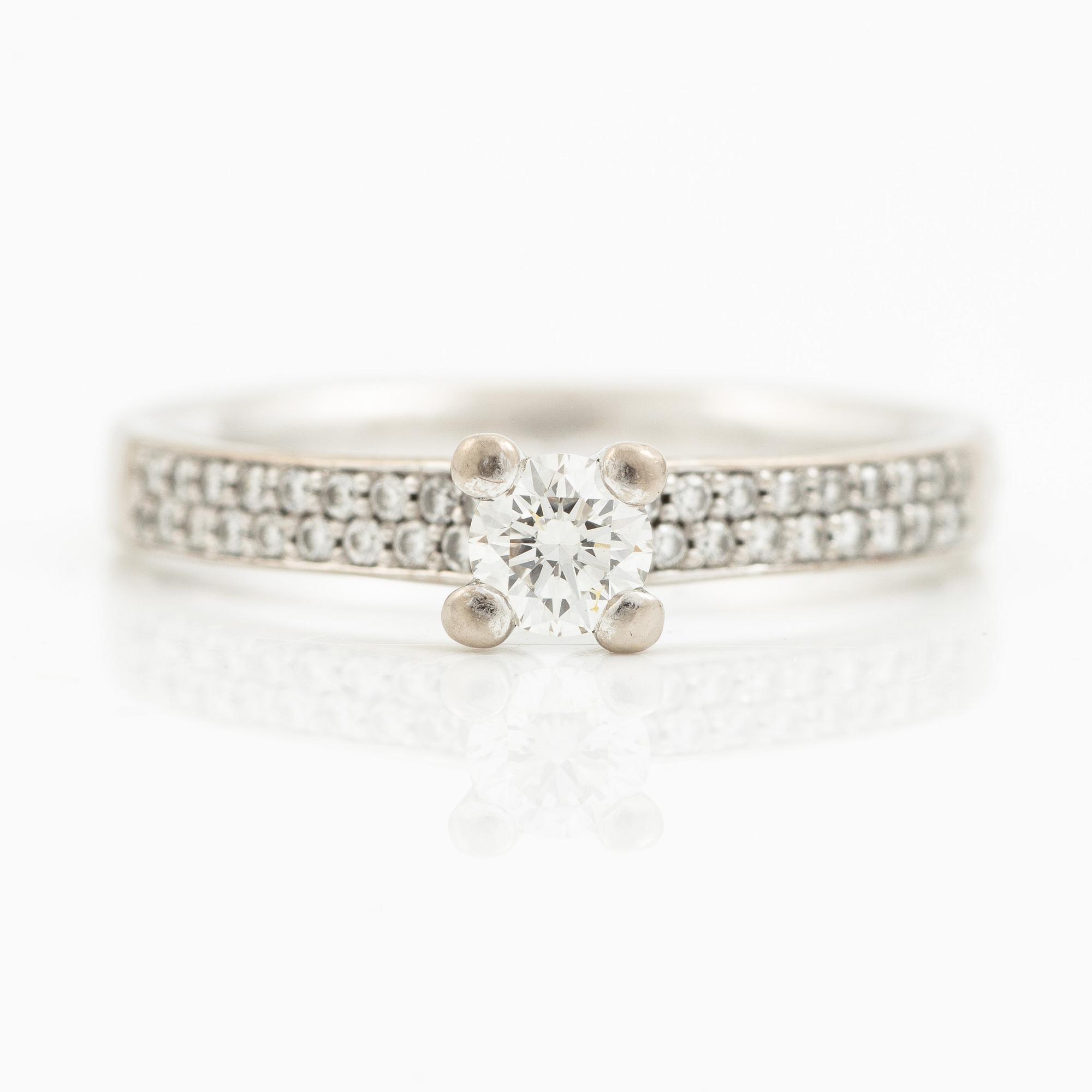 Georg Jensen, ring, "Magic", 18K white gold with brilliant-cut diamonds.