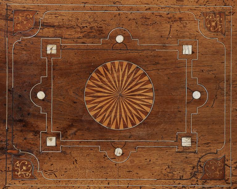 BIBLIOTEKSBORD, renässans/renässans stil, delvis 1600-tal.