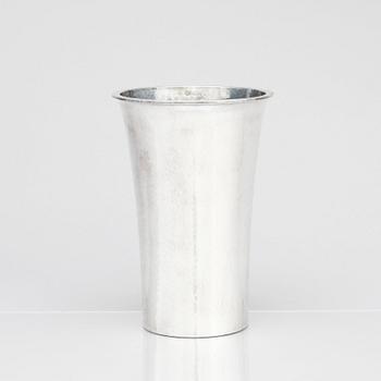 Einar Telander, a sterling silver vase, Silversmedja Einar Telander, Stockholm / Lidingö 1977.