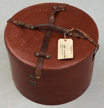 HATTASK, 1900-talets första hälft.