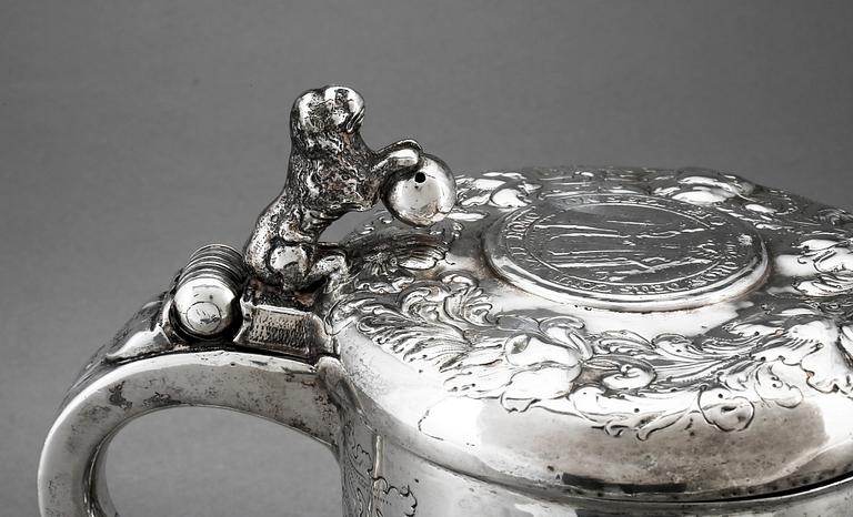 DRYCKESKANNA, silver, barock, Johannes Johannesen Reimers, Bergen, verksam 1667-1722. Vikt ca 1094g.