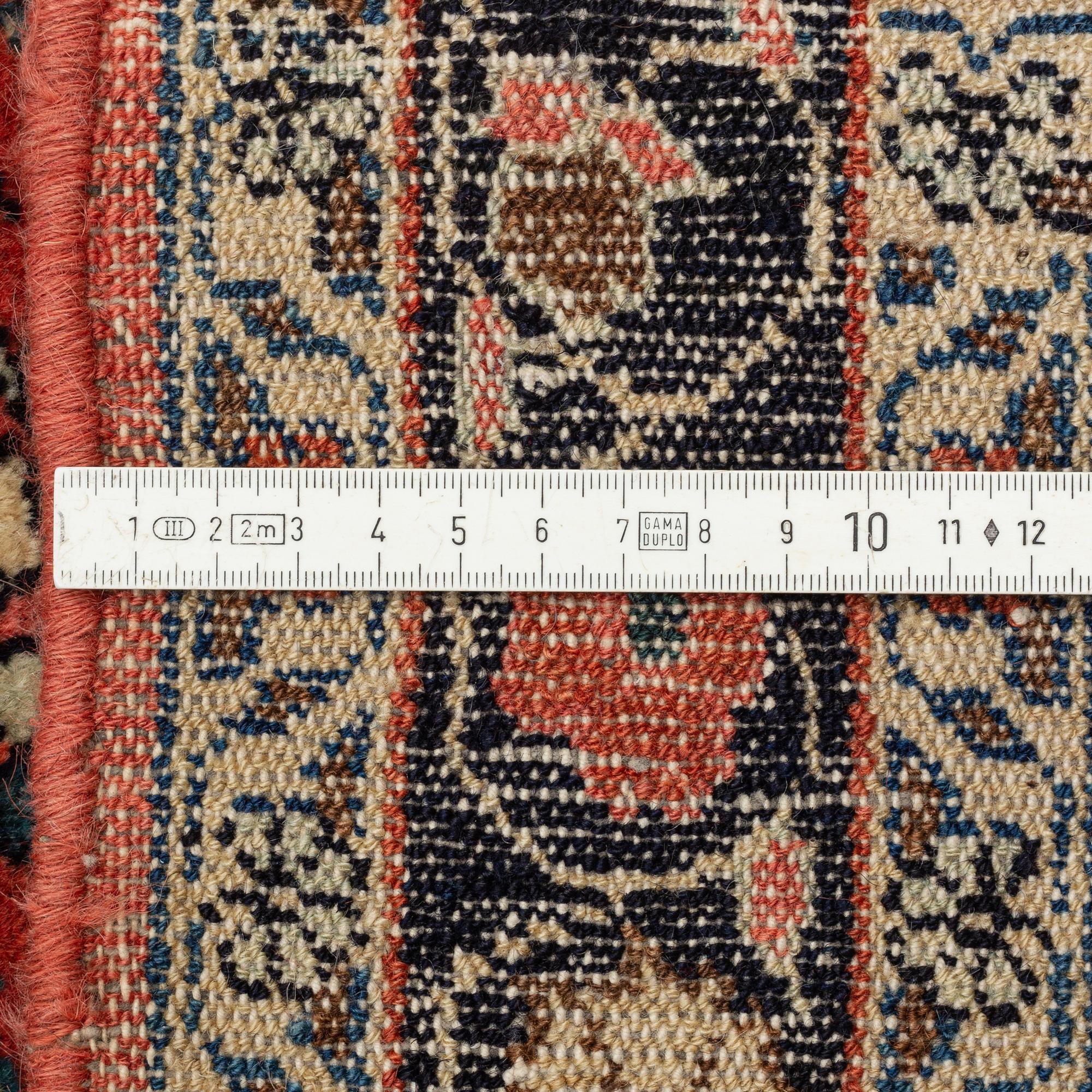 Gallerimatta, orientalisk, ca 792 x 77 cm.