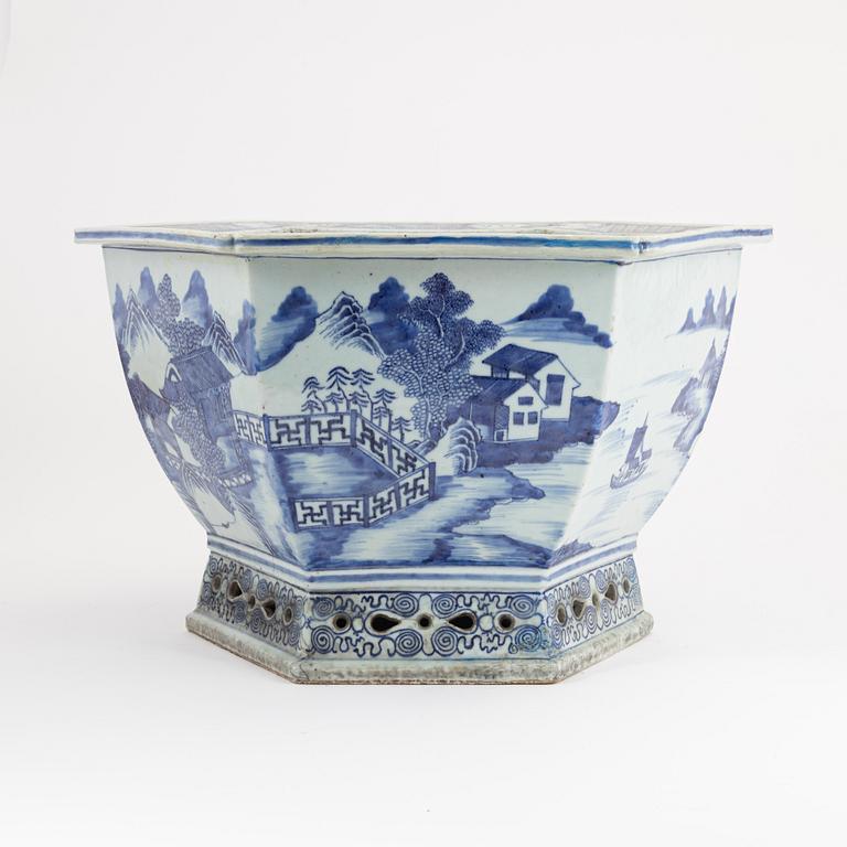 Ytterfoder, kompaniporslin, Kina, Qingdynastin, Qianlong (1736-95).