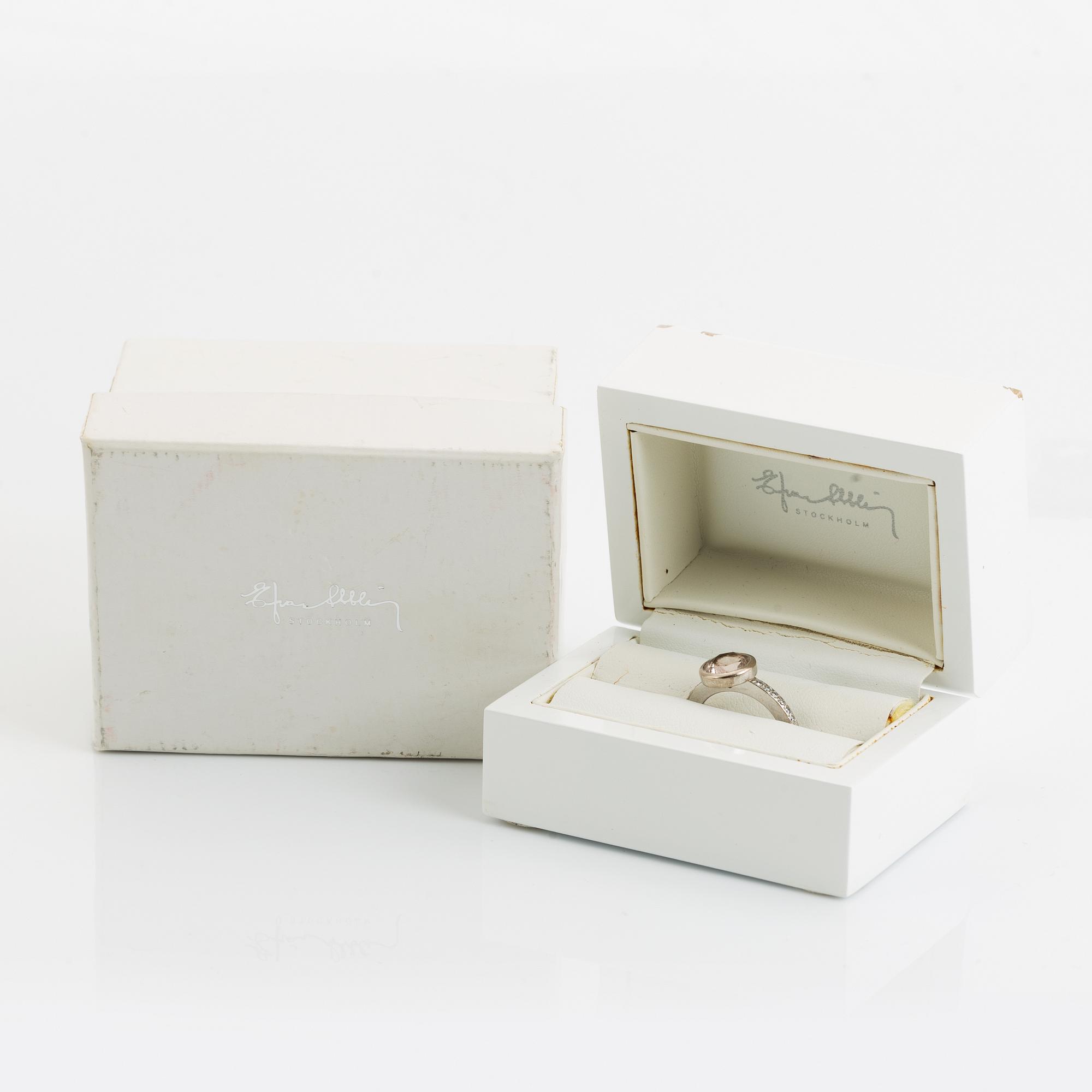 Efva Attling, Ring, med morganit och briljantslipade diamanter.