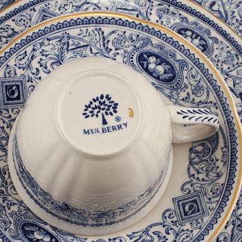 SERVISDELAR, 27 st, flintgods, Mulberry, 1900-talets andra hälft.