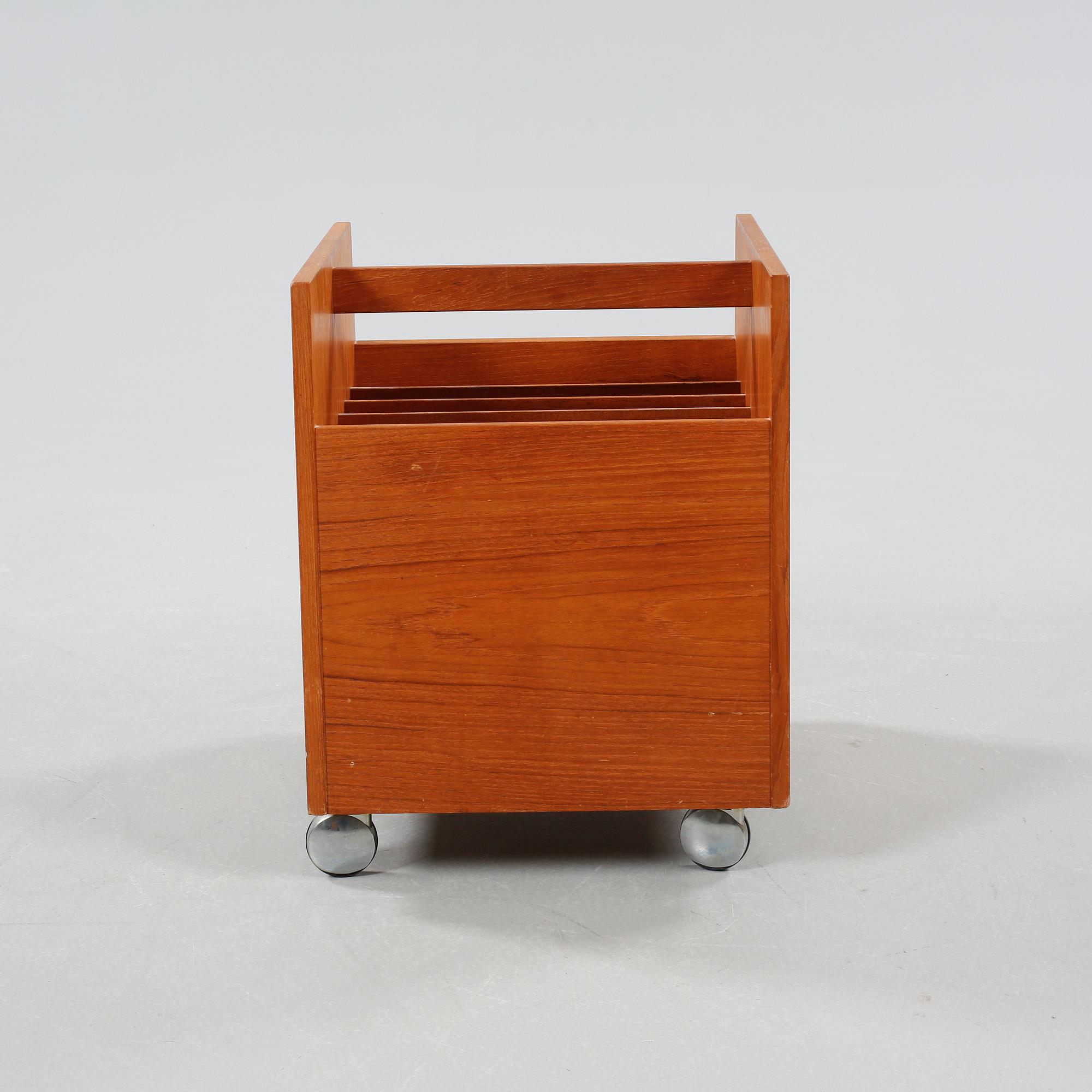 TIDNINGSSTÄLL / LP-STÄLL, Bagn Möbelindustri, Bruksbo, Norge.