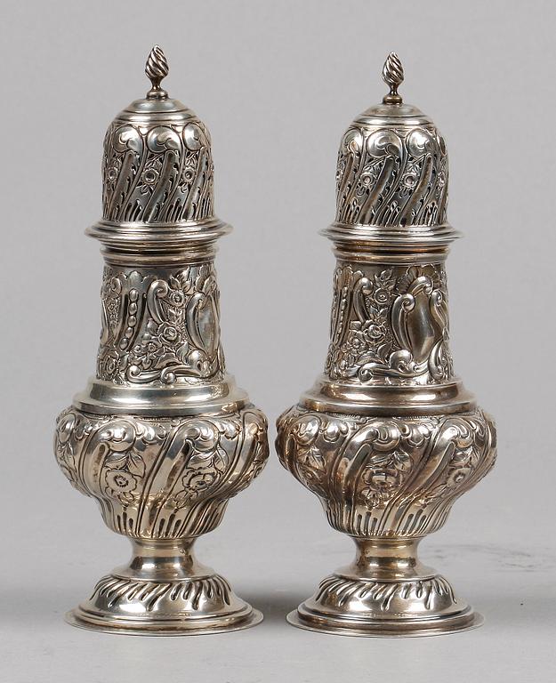 SOCKERRUSKOR, ett par, silver, rokokostil, Chester, England 1907.