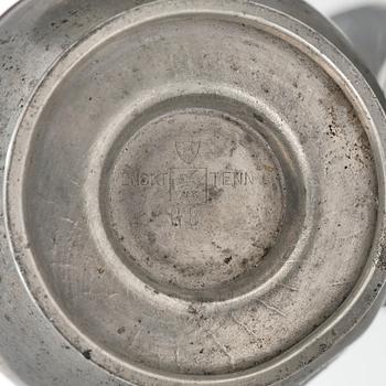 Nils Fougstedt, a set of two vases, Fabriksaktiebolaget Kronsilver, Stockholm, 1933-34.