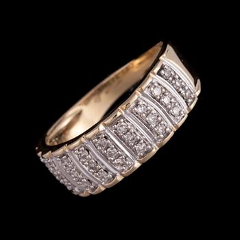 RING, 14K guld, 8/8-slipade diamanter. Vikt ca 3,4 g.